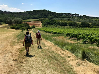 Hiking toward Roussillon