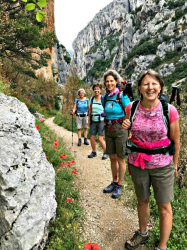 Hikers in the Gorge du Verdon