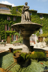Fountain in Saignon