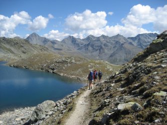 Hiking along the Haute Route